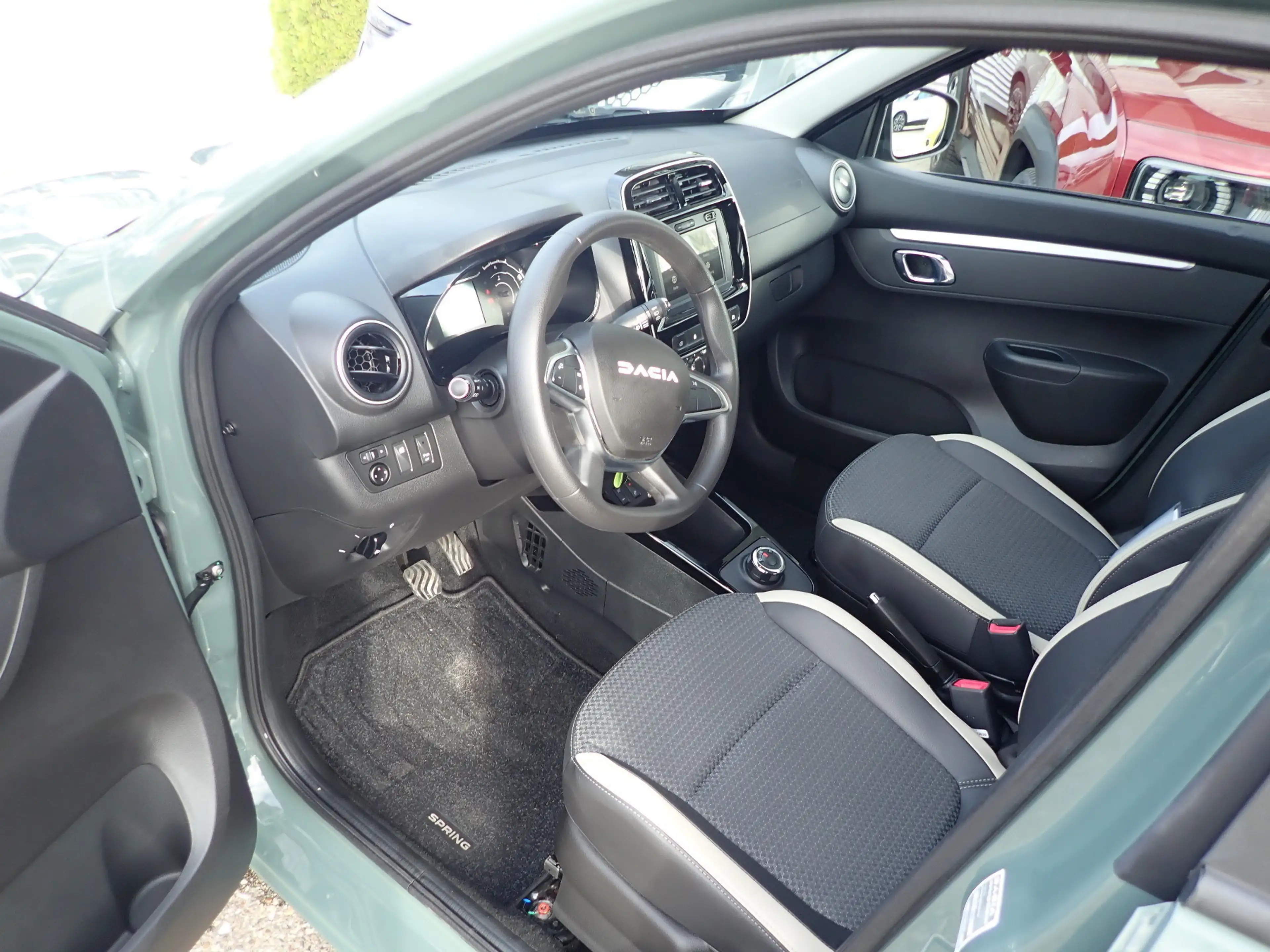 Dacia Spring Electric 45 Essential — photo 8