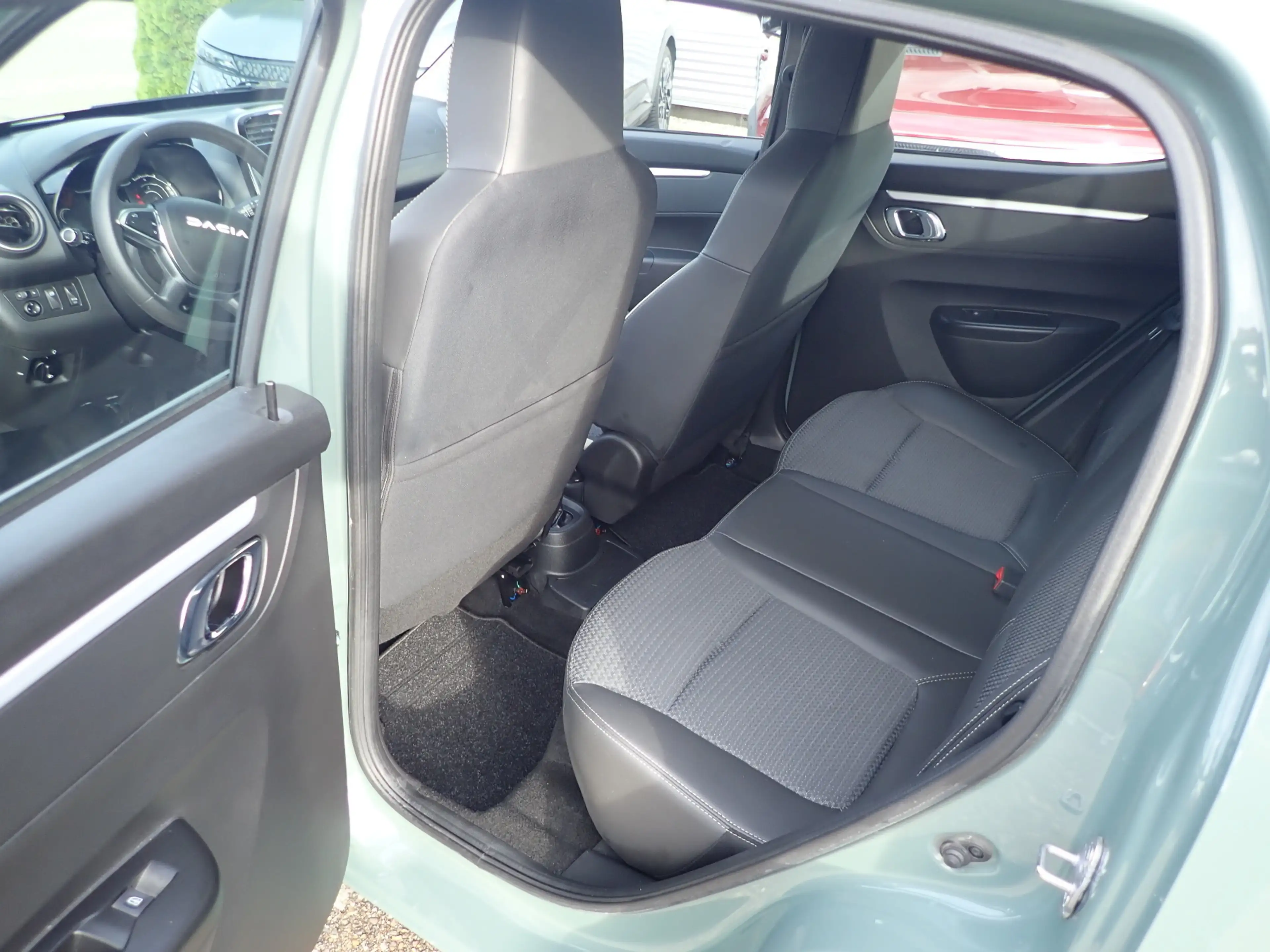 Dacia Spring Electric 45 Essential — photo 7