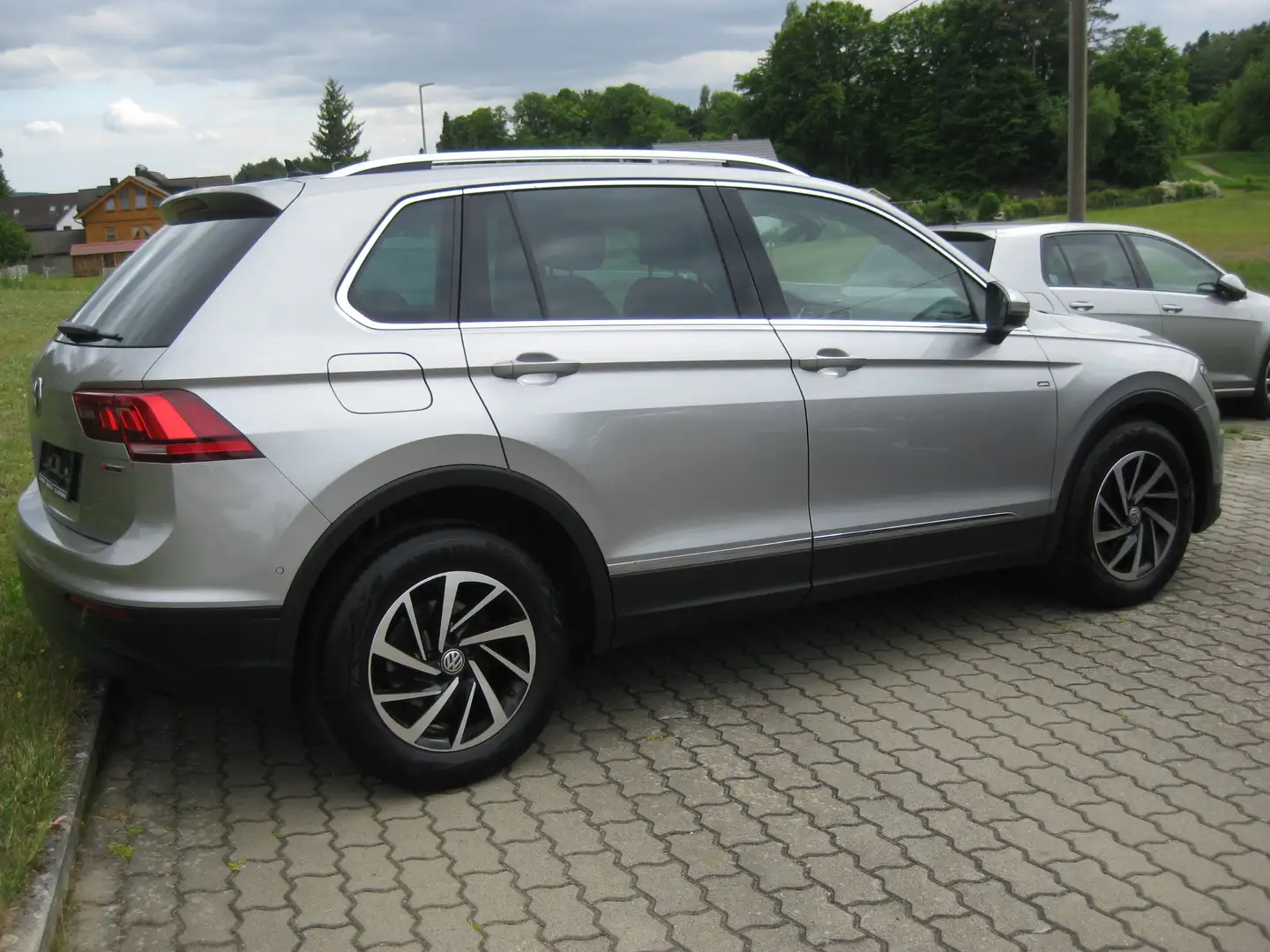 Volkswagen Tiguan Join Start-Stopp 4Motion Grau - 2