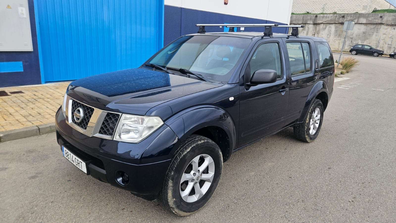 Nissan Pathfinder 2.5dCi XE 7pl. - foto 1