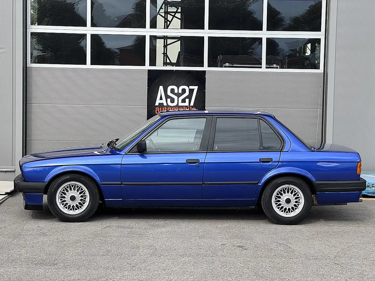 BMW 318 i Blau - 2