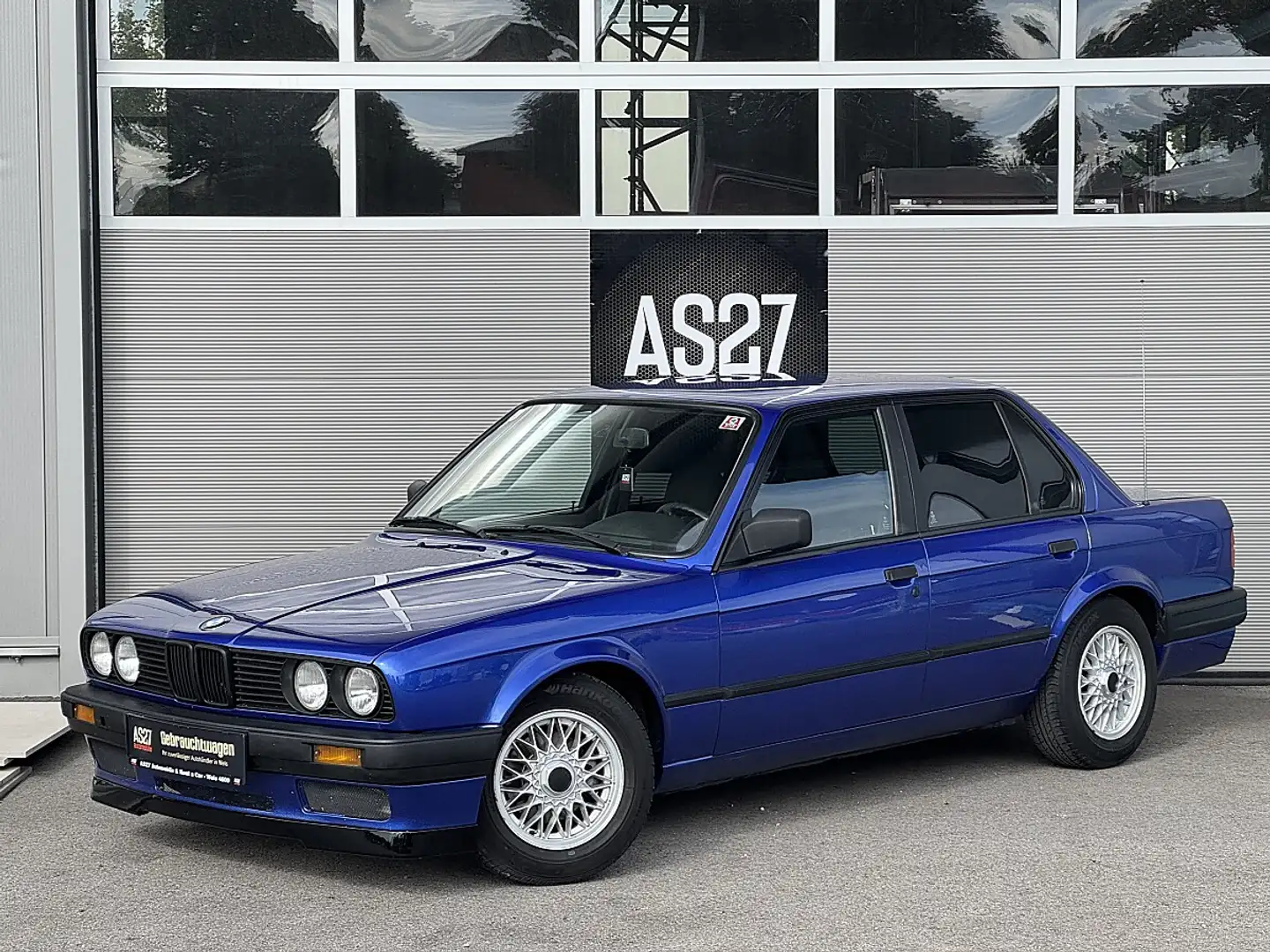 BMW 318 i Blau - 1