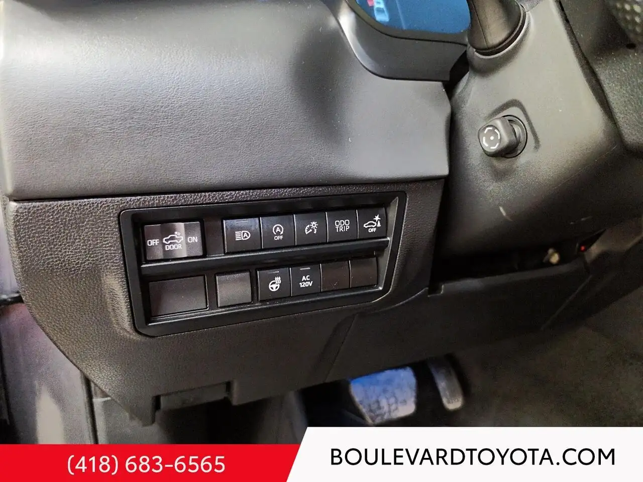Toyota Tundra снимка Toyota Tundra