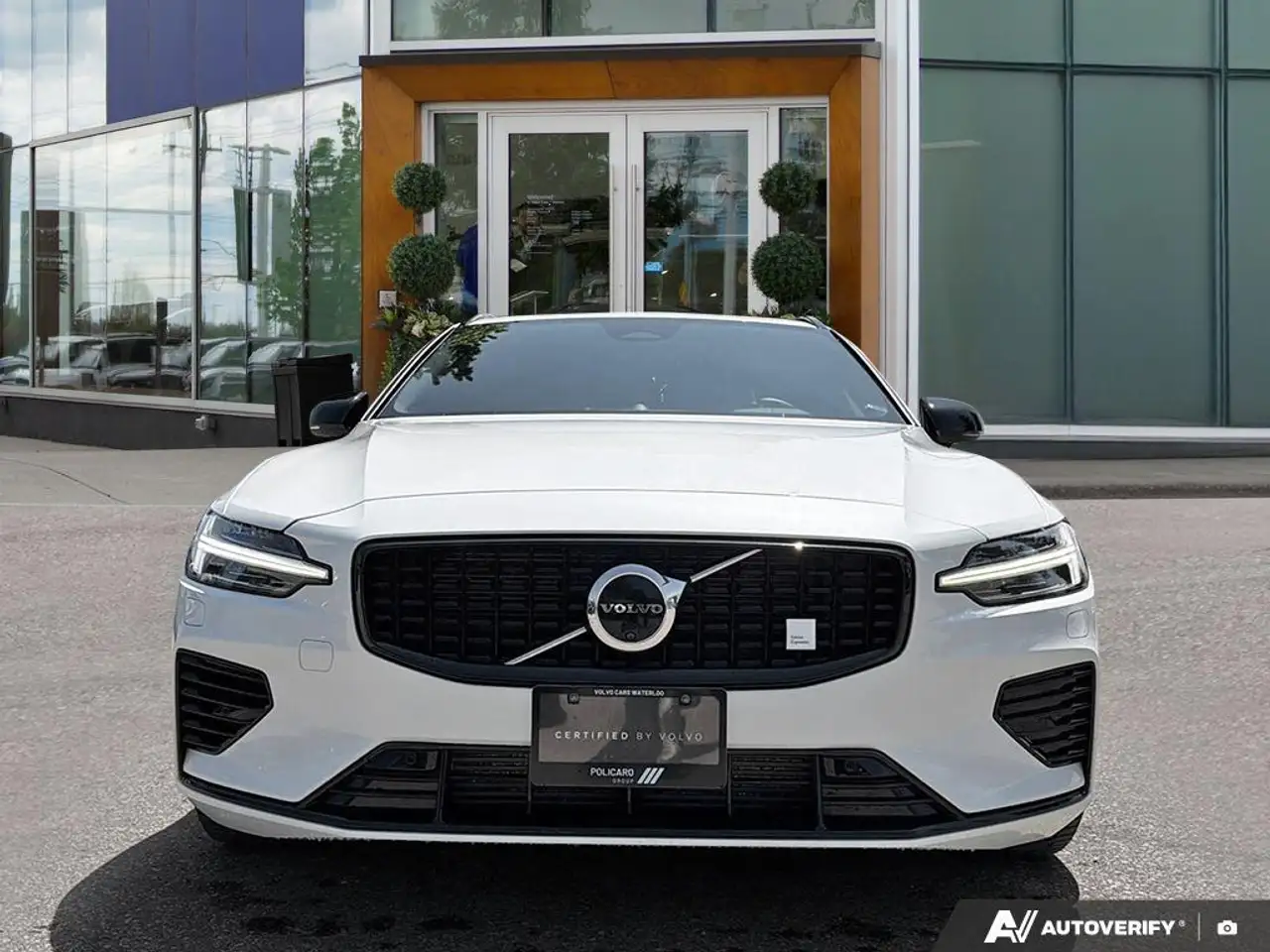 Volvo V60 снимка Volvo V60