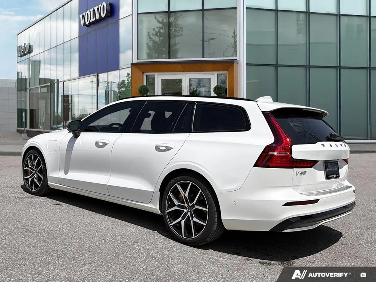 Volvo V60 снимка Volvo V60