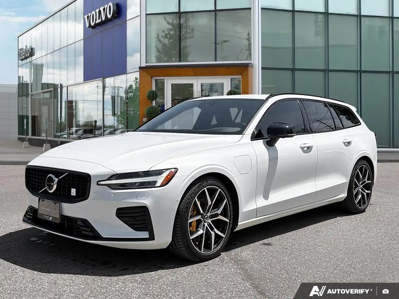 2025 Volvo V60
