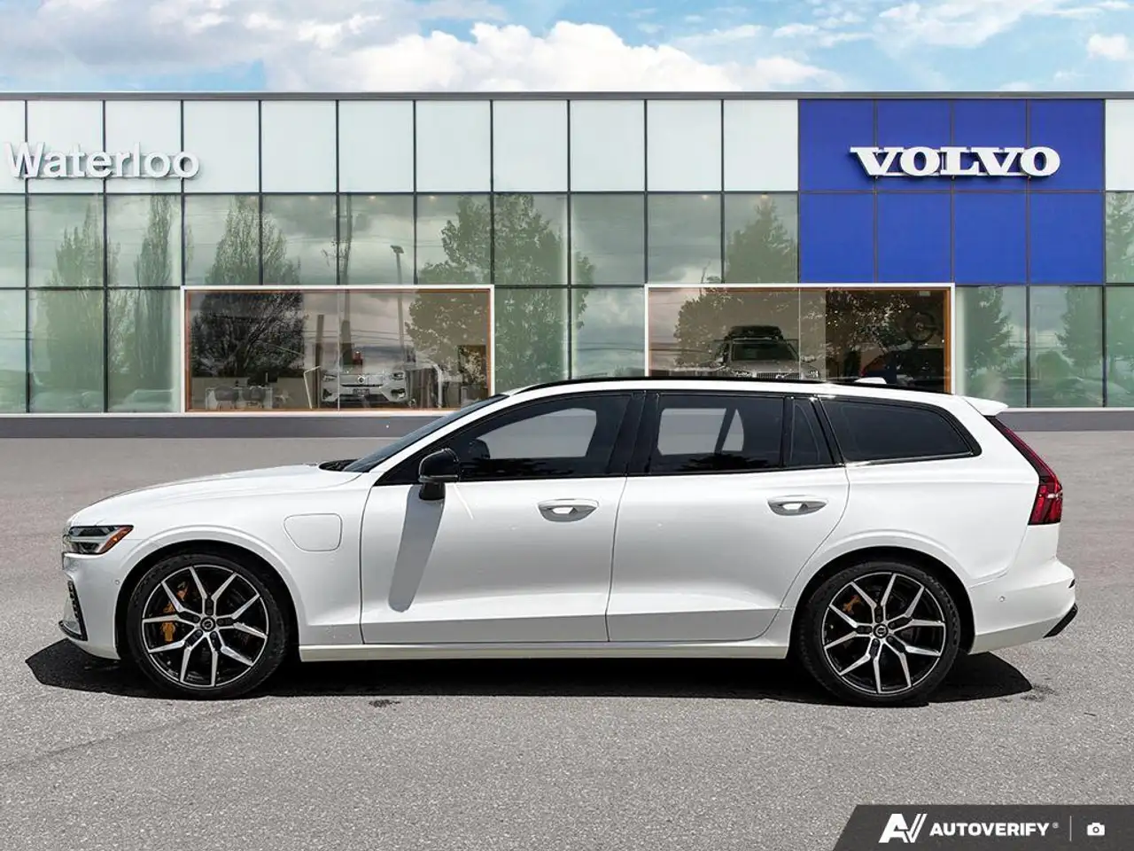 Volvo V60 снимка Volvo V60