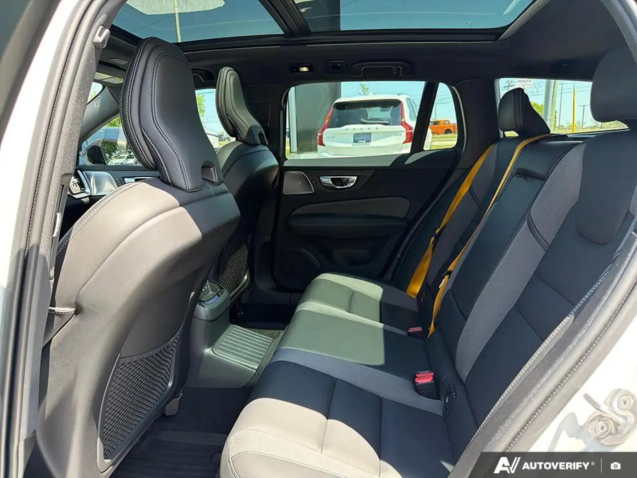 Volvo V60 снимка Volvo V60