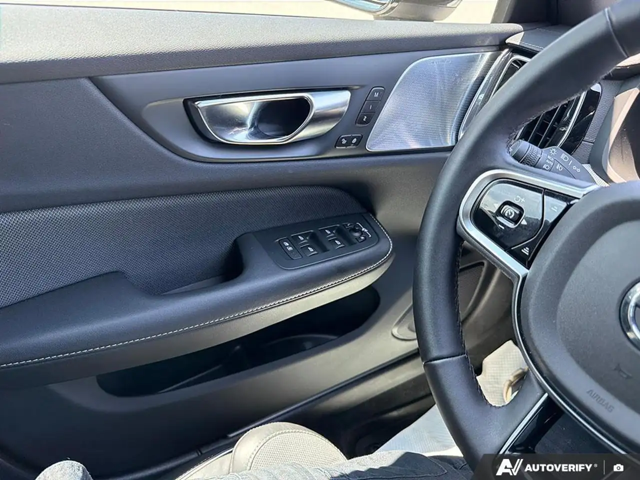 Volvo V60 снимка Volvo V60
