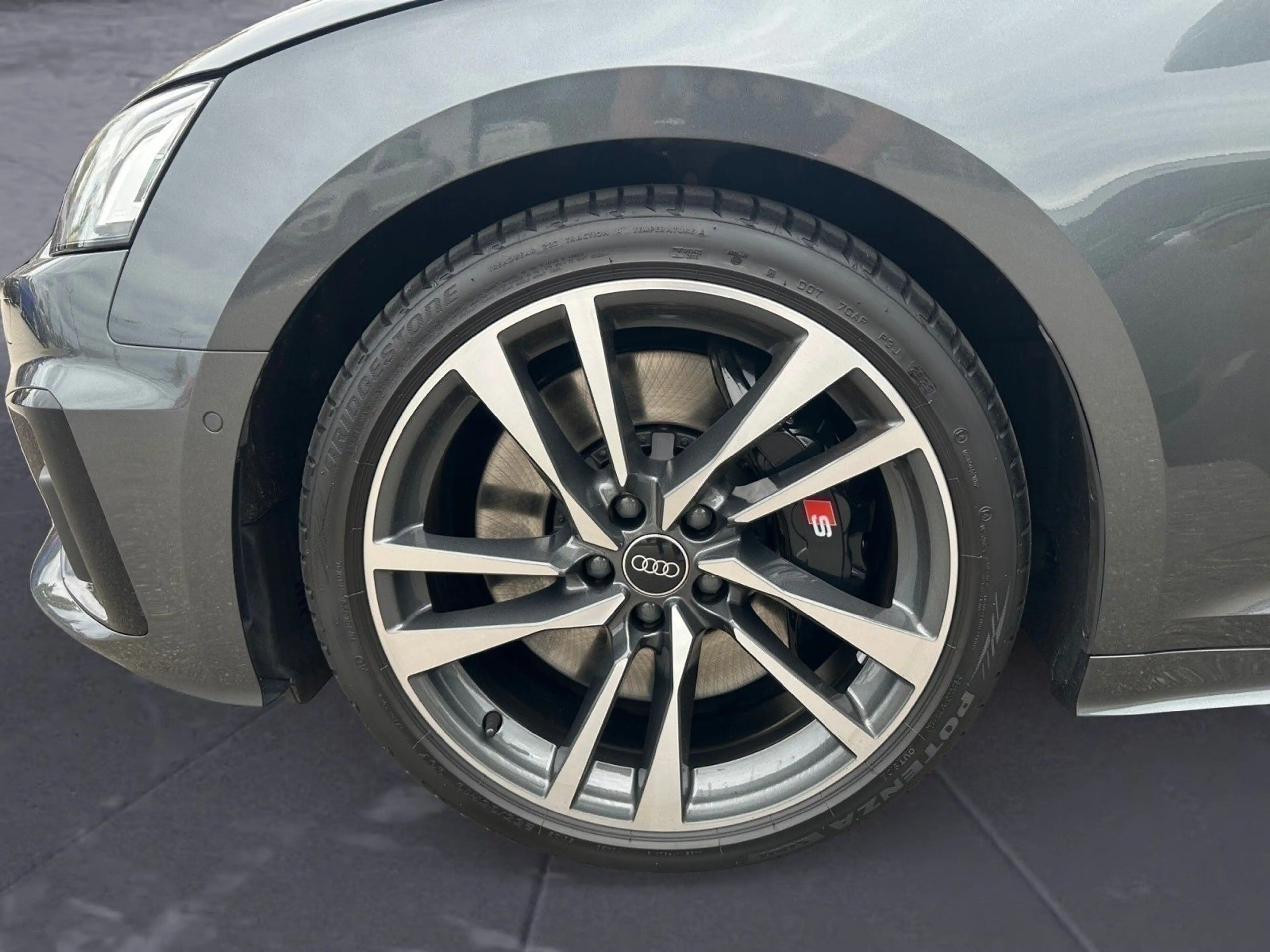 Audi S5 . — photo 7