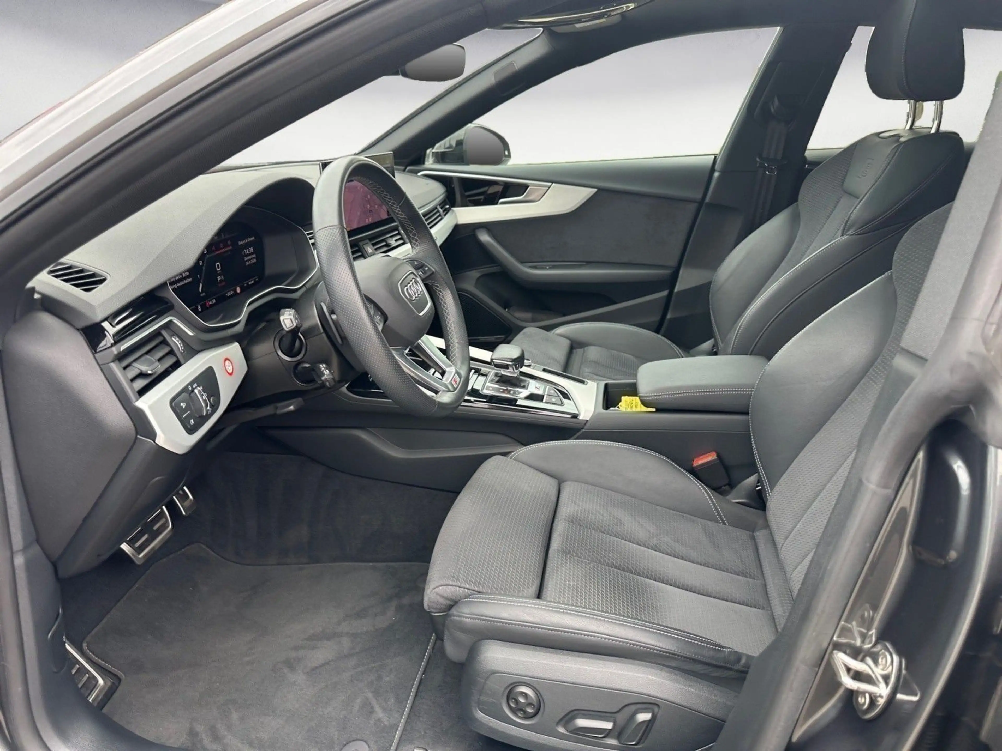 Audi S5 . — photo 10