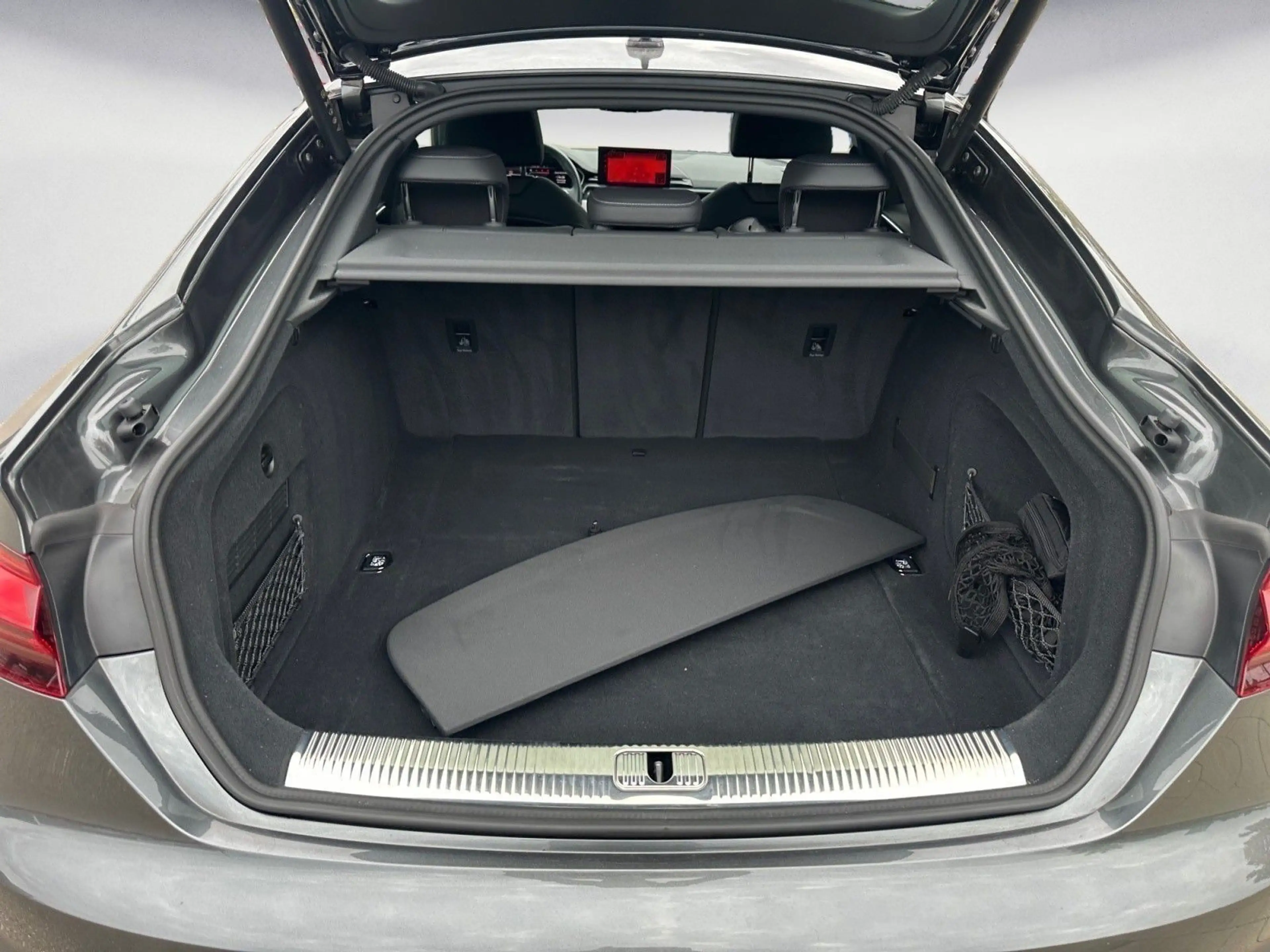 Audi S5 . — photo 15