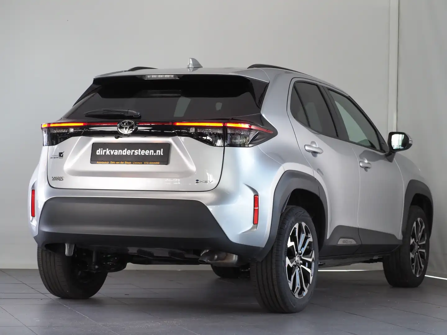 Toyota Yaris Cross 1.5 Hybrid 130 Executive | Stuurwiel- En Stoelverw Zilver - 2