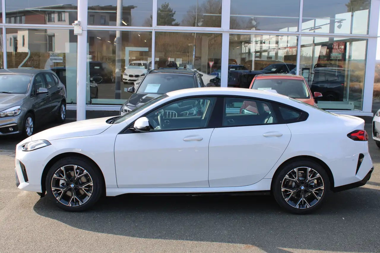 BMW 216 M Sport Design DAB Parkassistent Klimaaut. 4