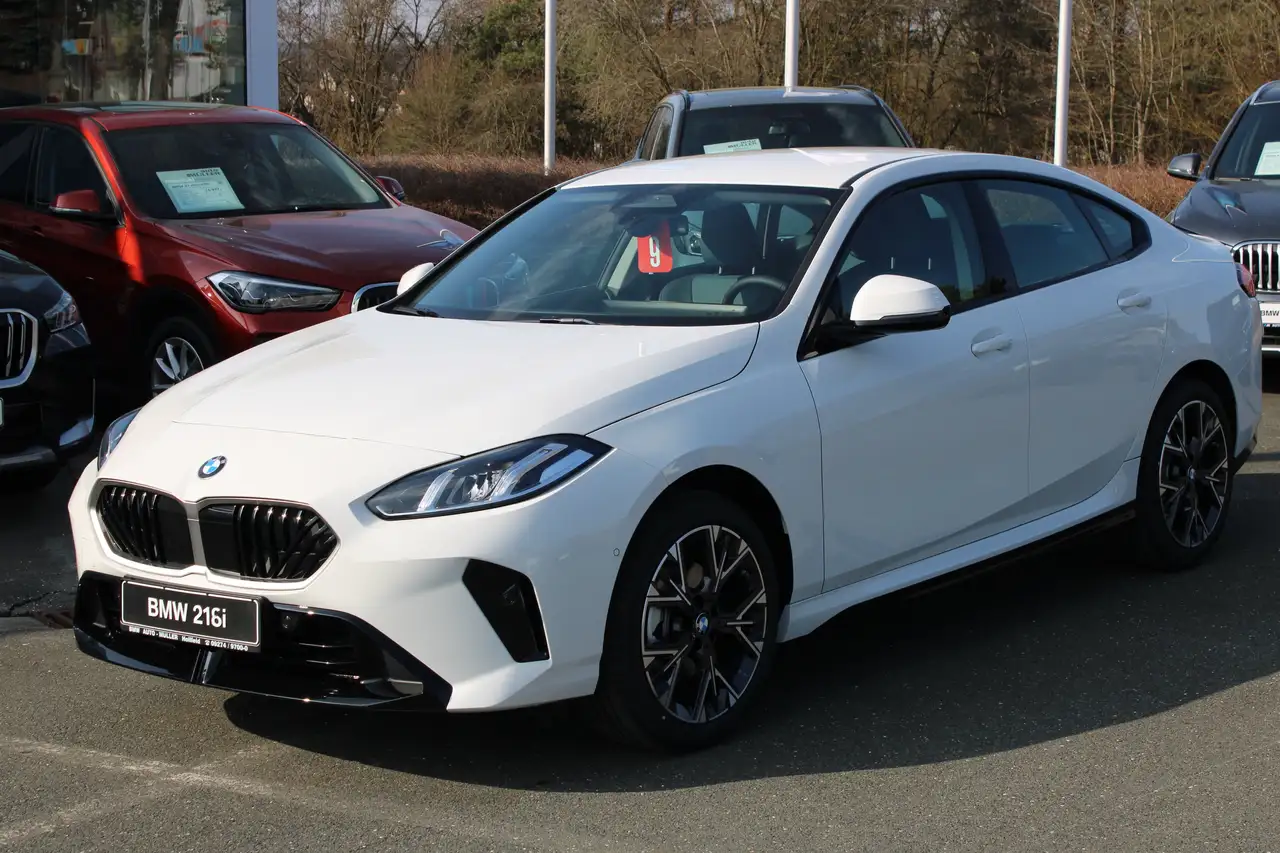 BMW 216 M Sport Design DAB Parkassistent Klimaaut. 2