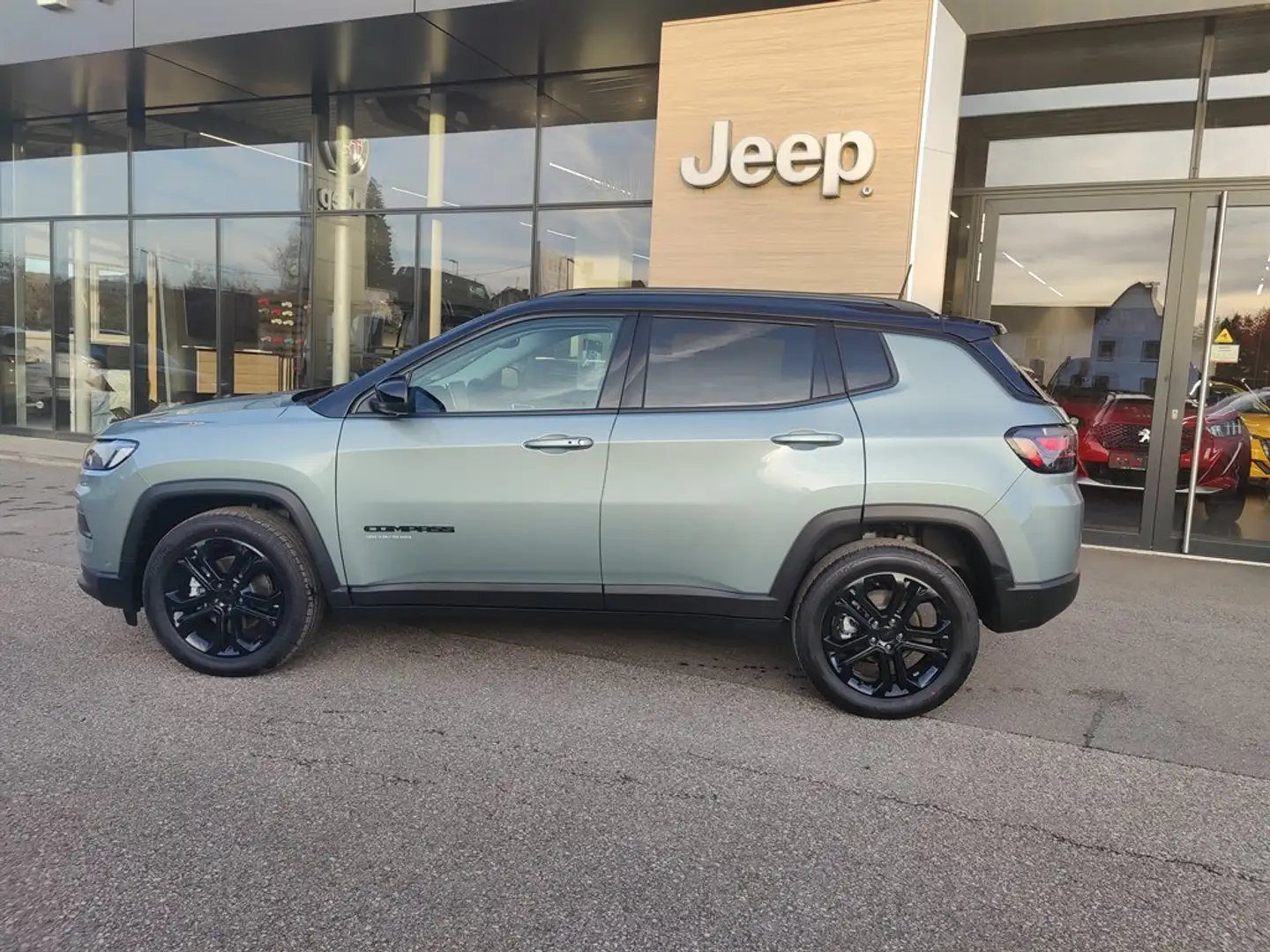 Jeep Compass e-Hybrid 1,5 130 T4 FWD DCT7 Upland Blau - 2