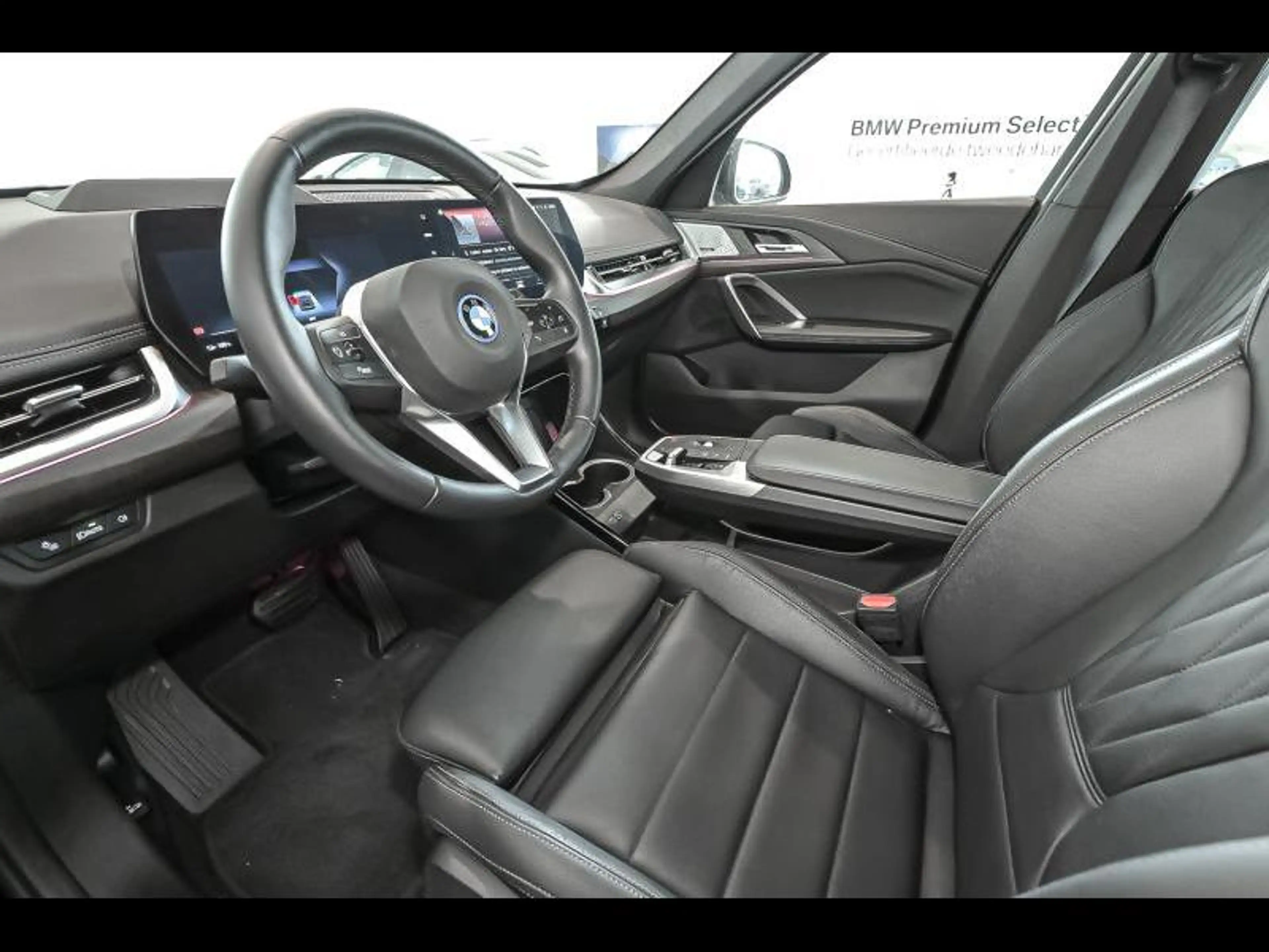 BMW iX1 xDrive30|xLine|H&K|HUD|360Cam — photo 6