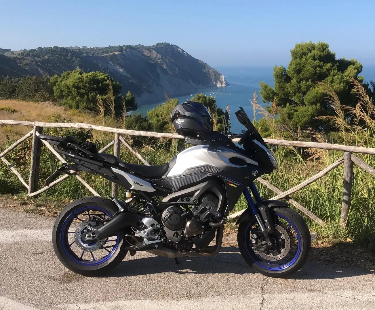 Yamaha Tracer 900 Azul - 1