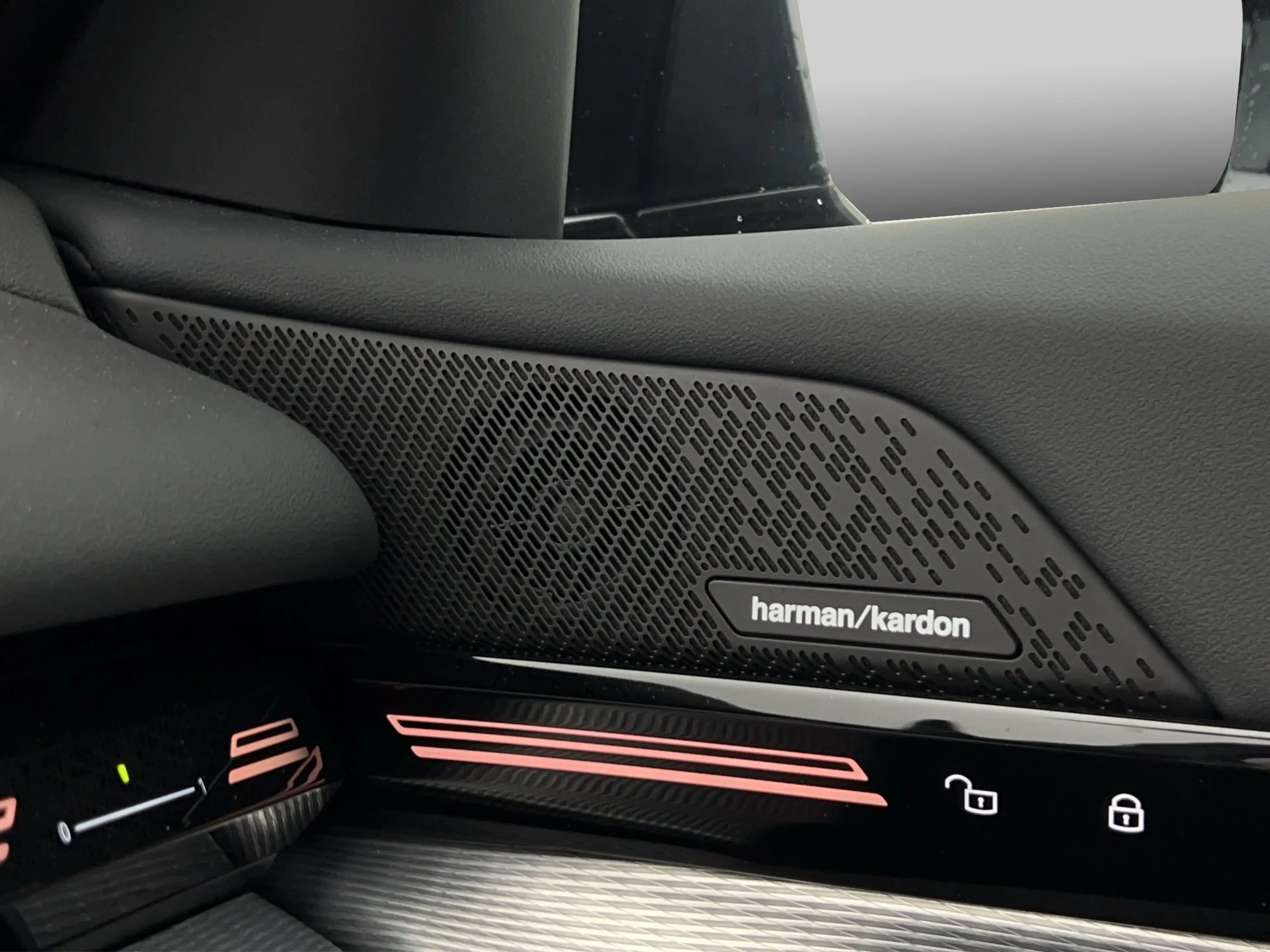 BMW 520 d xDrive Touring M-Pro ACC 360° Sitzbelüft. AHK — photo 11