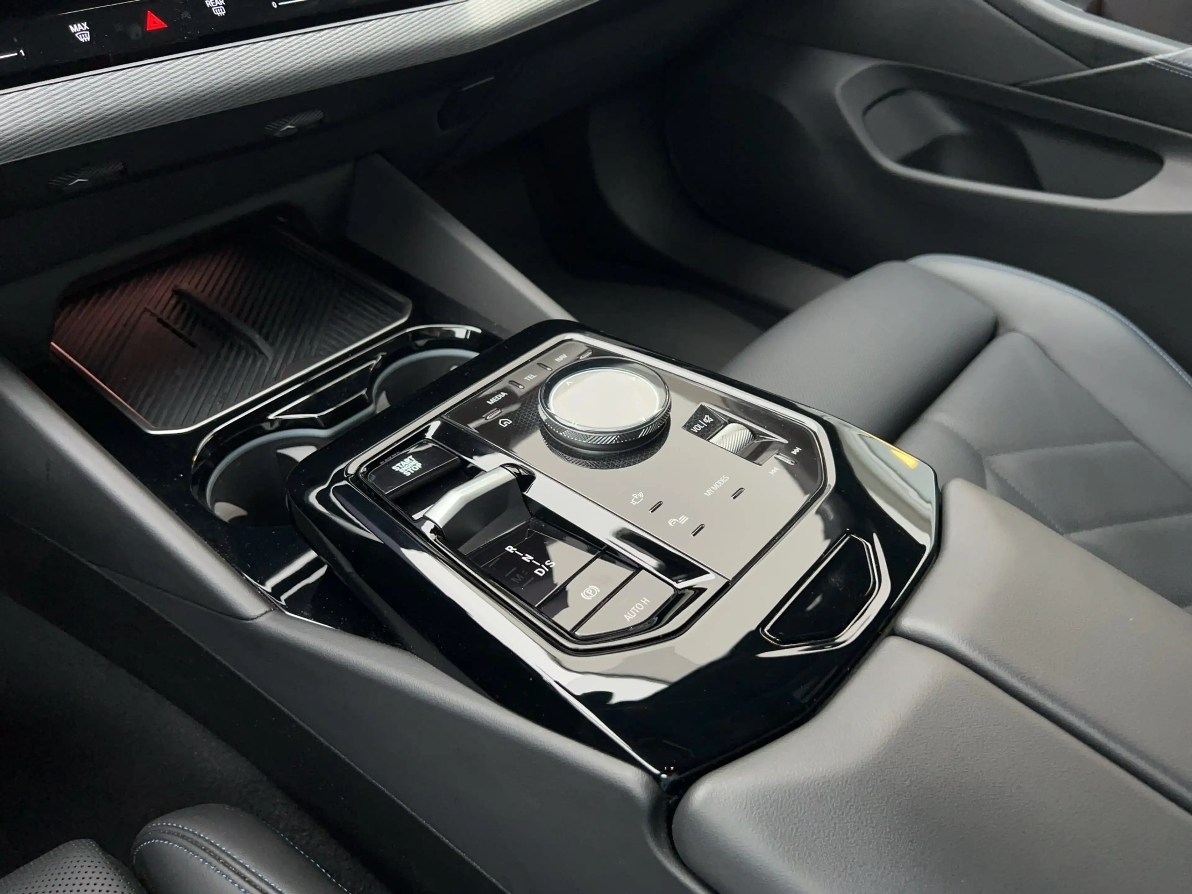 BMW 520 d xDrive Touring M-Pro ACC 360° Sitzbelüft. AHK — photo 9