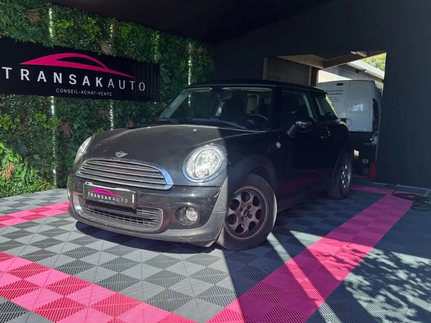 MINI One 2 LCI 1.6 i 98 ch ~ Boîte auto ~ Radio ~ Climatisation ~ Verrouillage centralisé Negro - 1