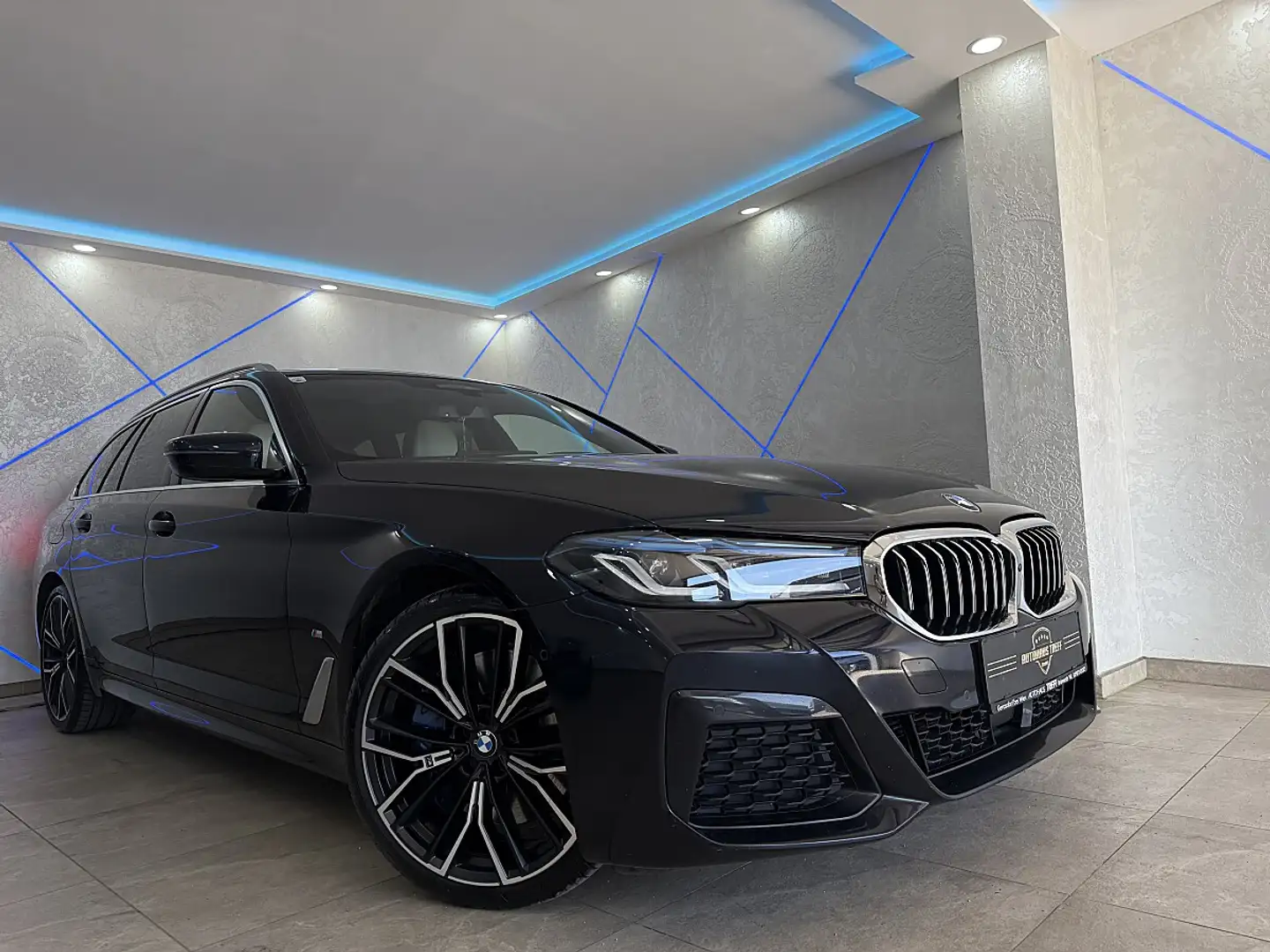 BMW 530 d 48 V Touring xDrive Aut.*M-SPORT*PANO*HEAD-UP... Schwarz - 1