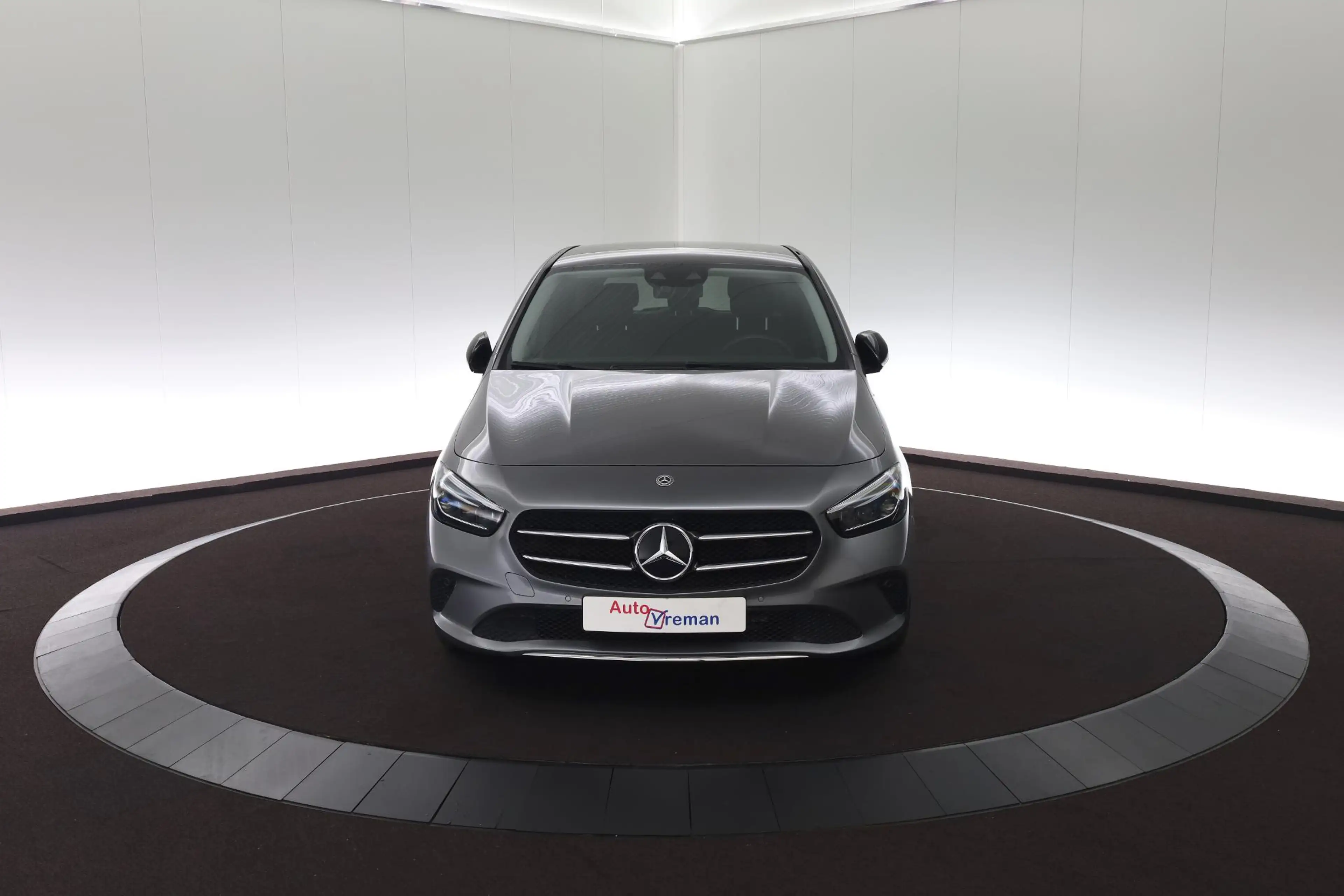 Mercedes-Benz B 250 Premium Plus — photo 8