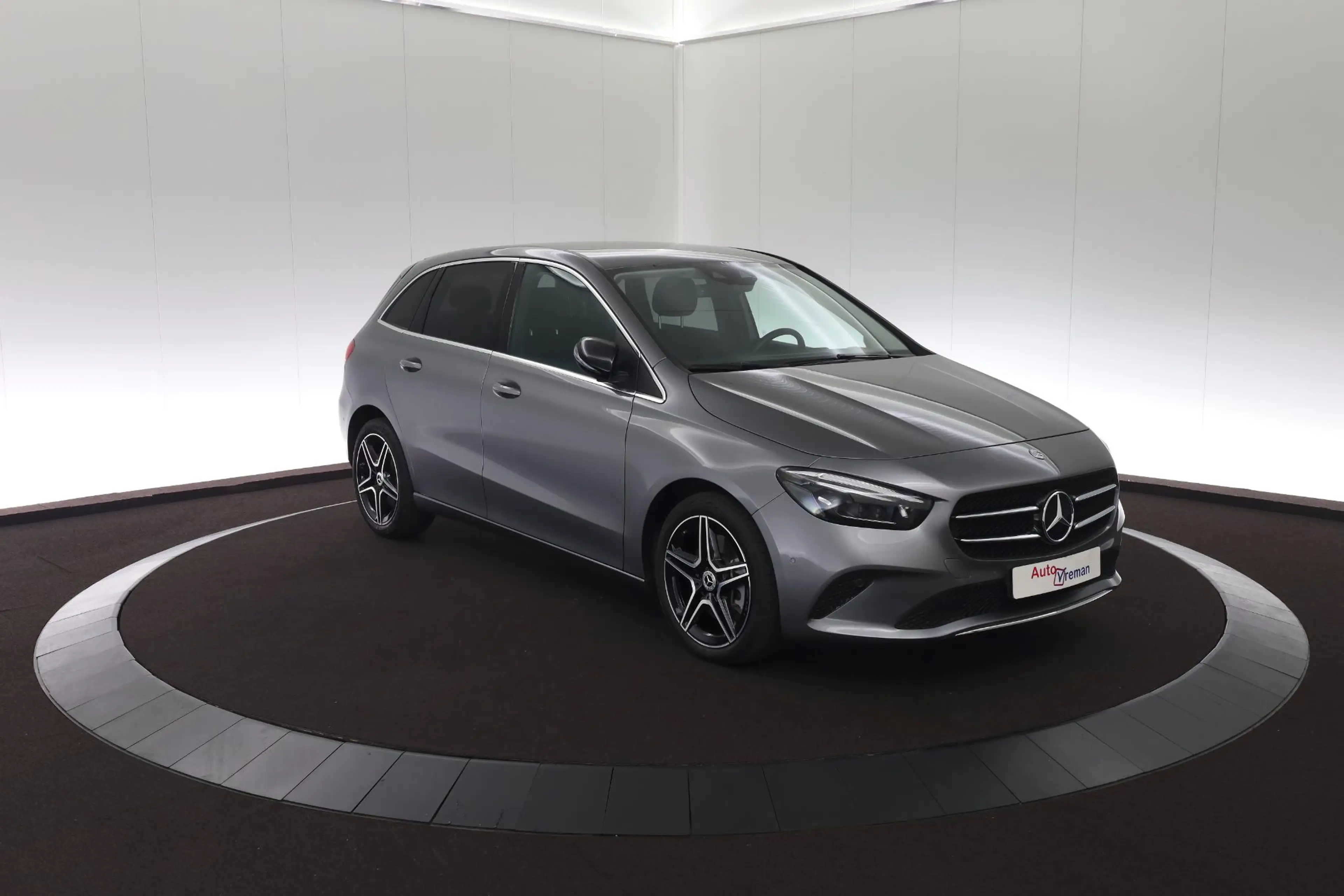 Mercedes-Benz B 250 Premium Plus — photo 7