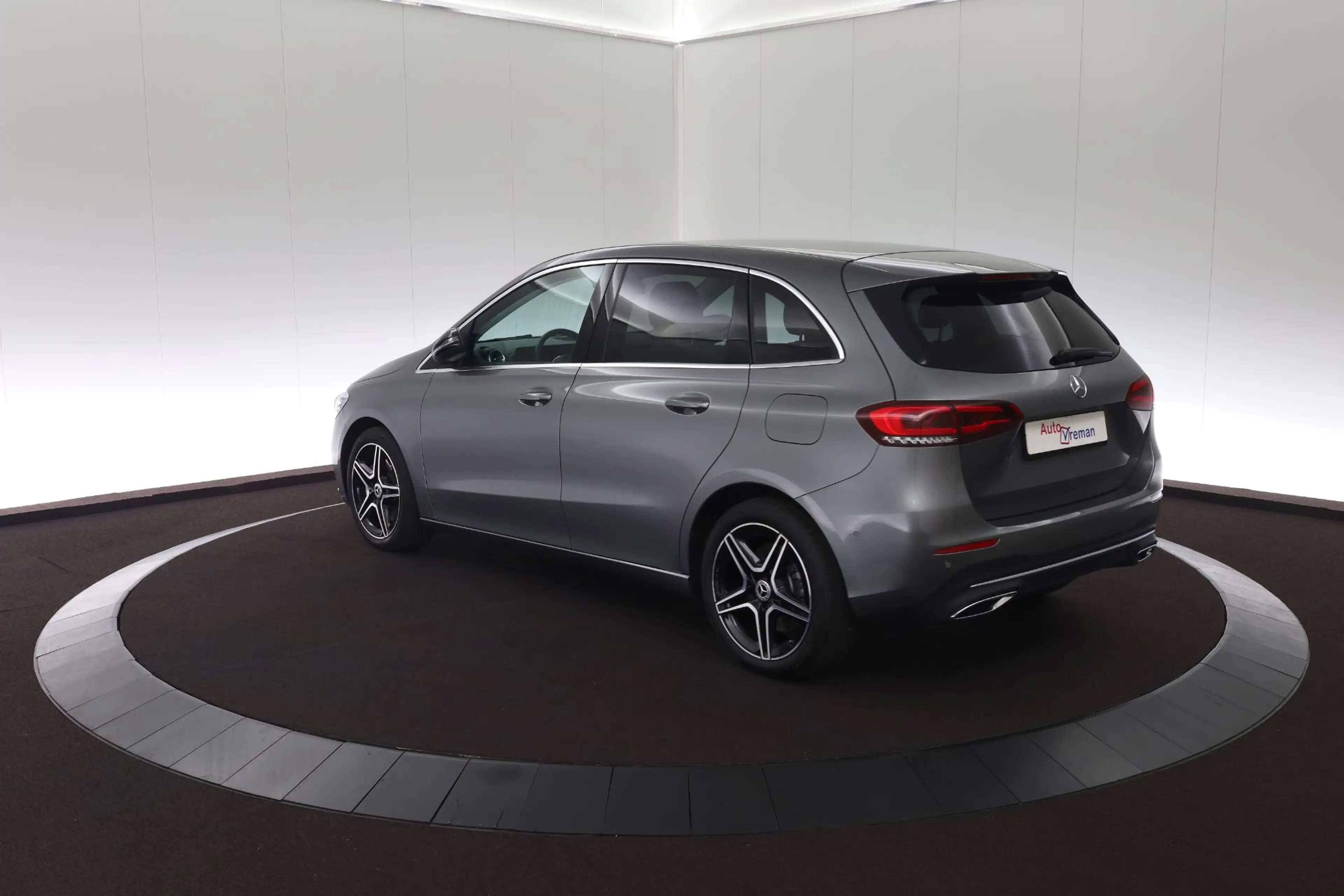 Mercedes-Benz B 250 Premium Plus — photo 3