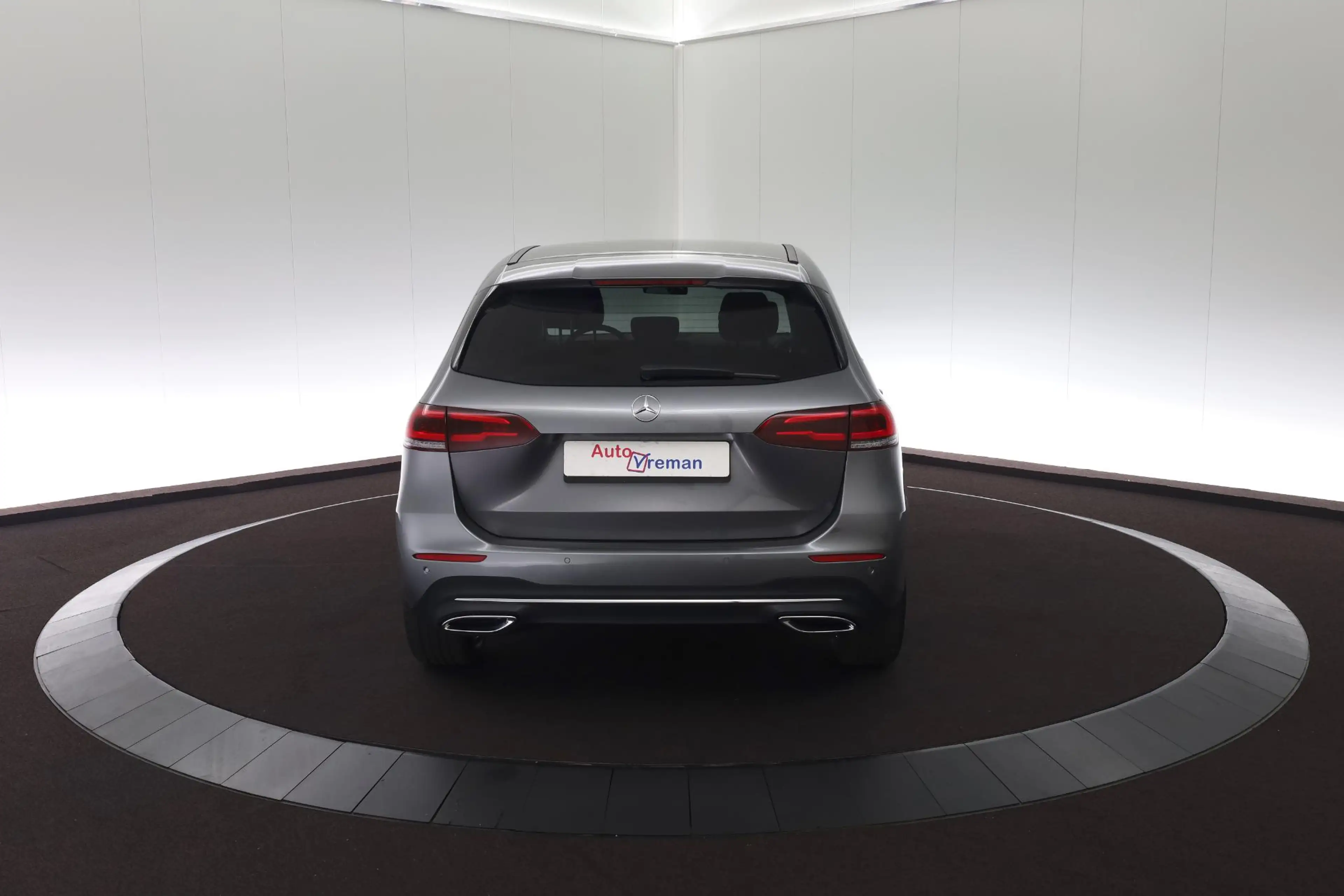 Mercedes-Benz B 250 Premium Plus — photo 4