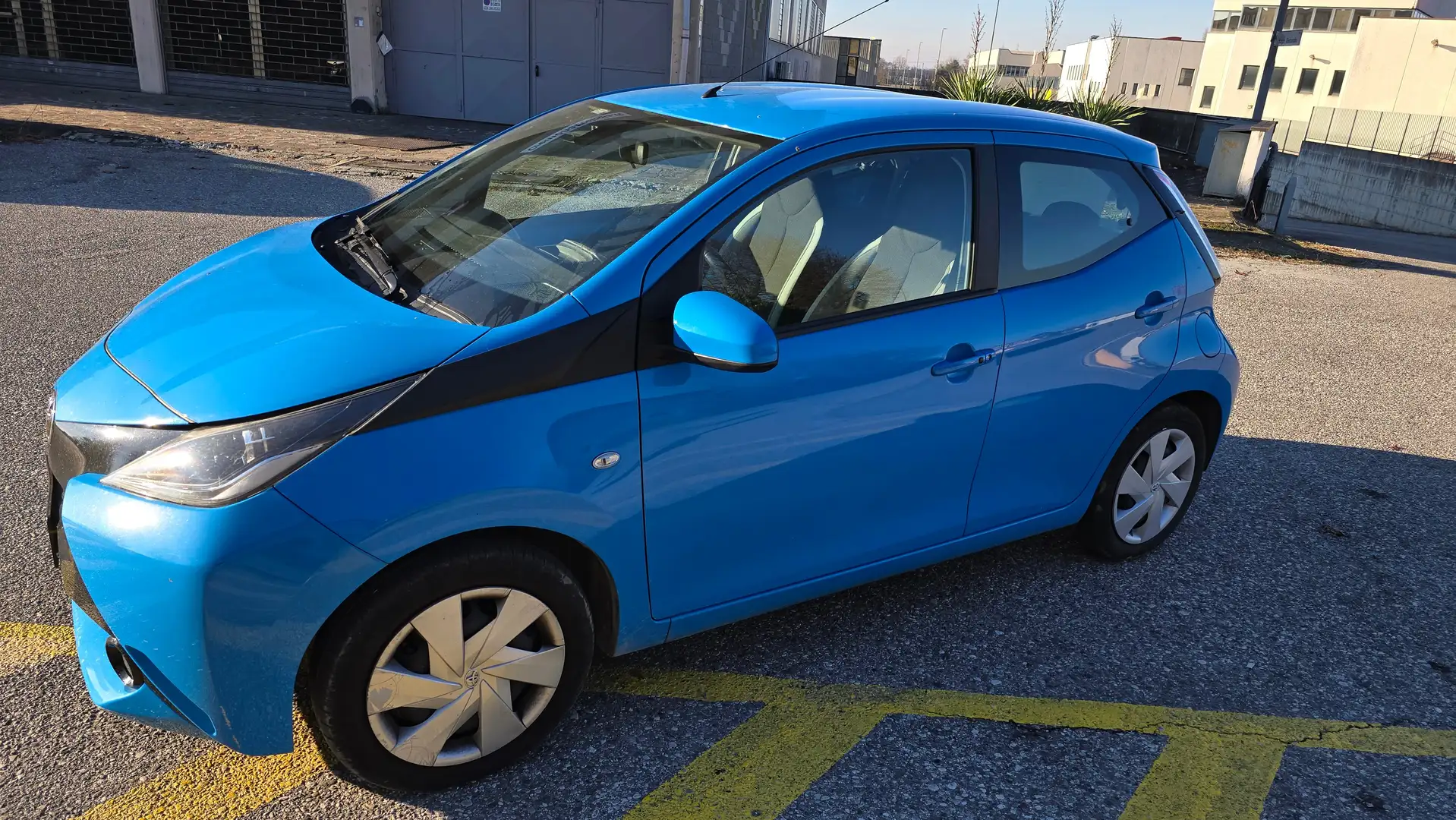 Toyota Aygo X-Play Blu/Azzurro - 2