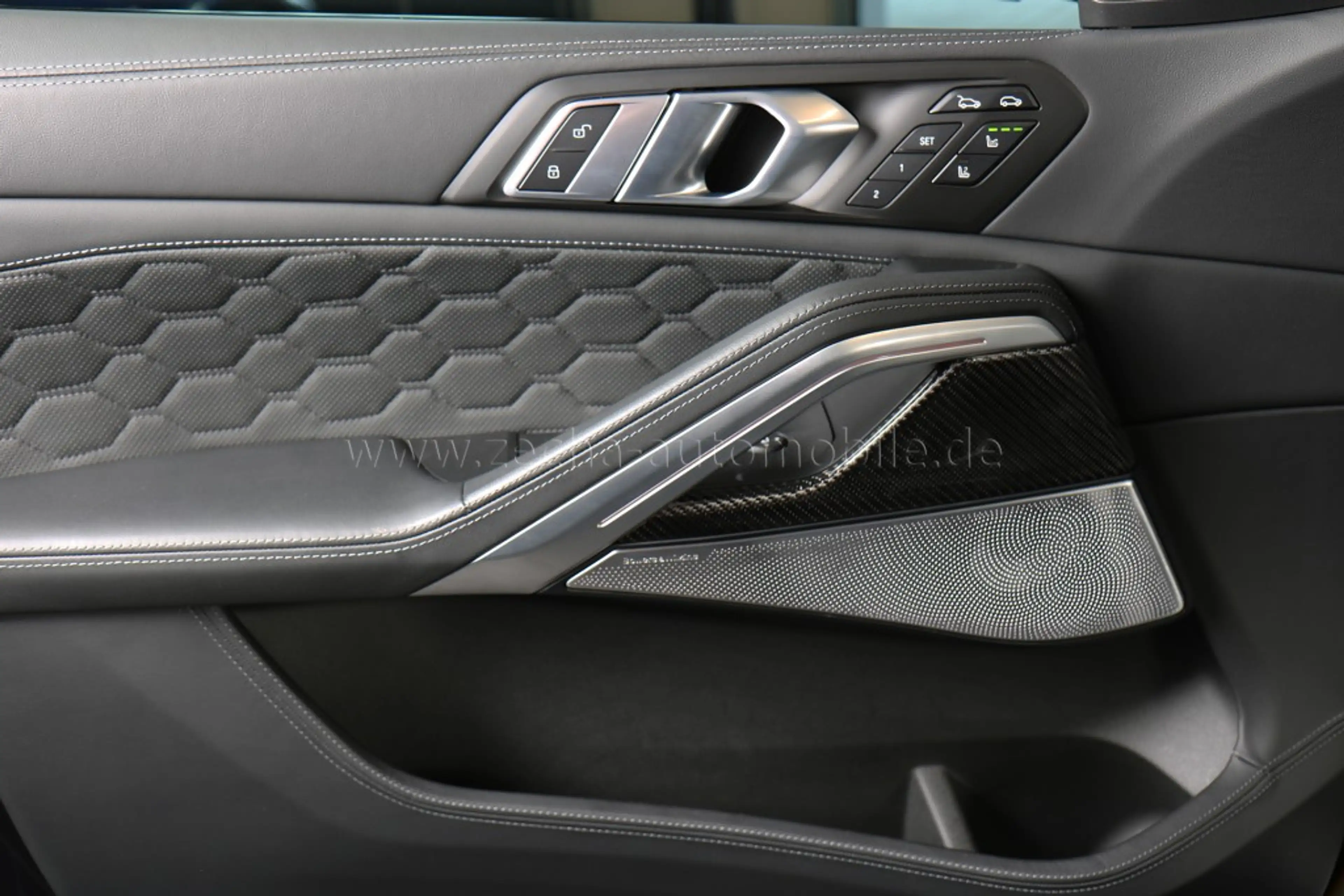 BMW X6 M Competi.M-DrivPack.AHK.Panod.22Sitzbel.360° — photo 4
