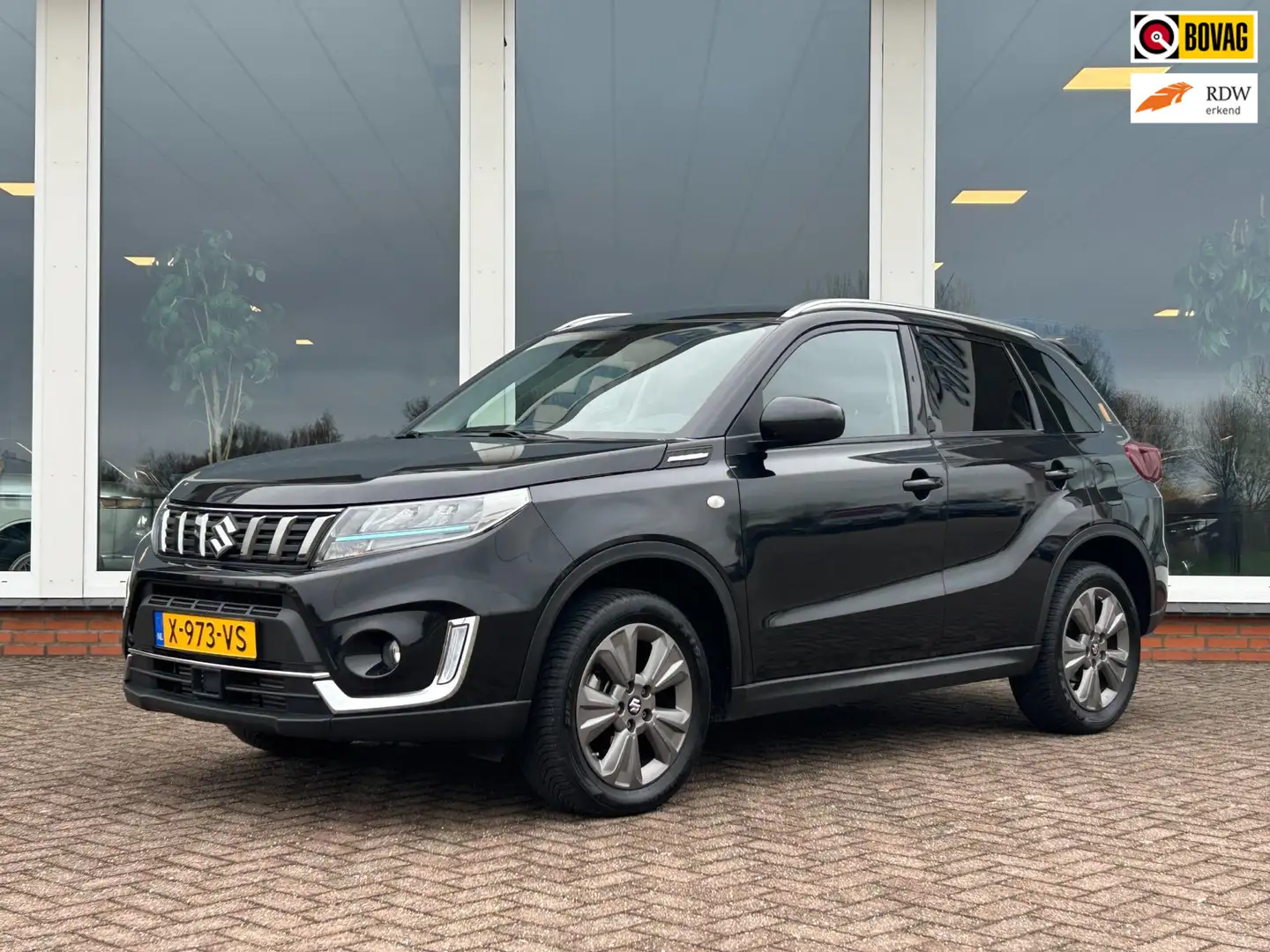 Suzuki Vitara 1.4 Boosterjet Select Smart Hybrid - Navi - Clima Zwart - 1
