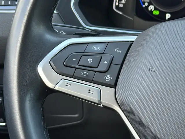 Volkswagen Tiguan Allspace view 13
