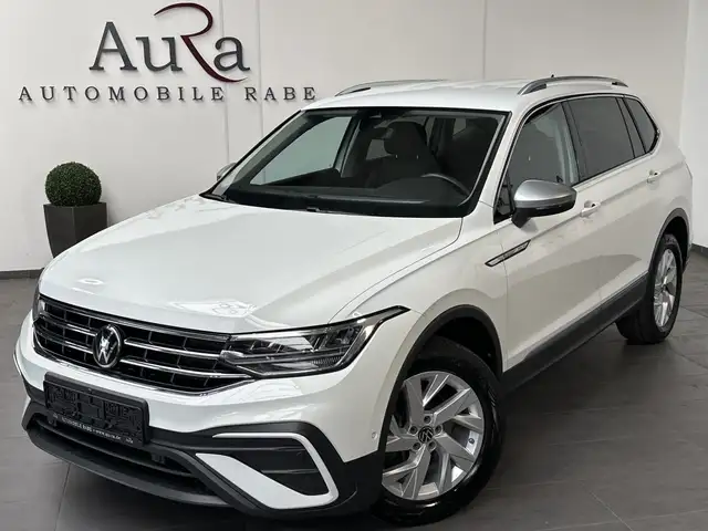 Volkswagen Tiguan Allspace view 2