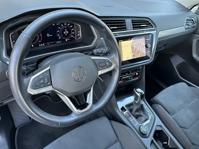 Volkswagen Tiguan Allspace view 8