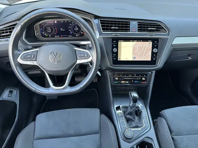 Volkswagen Tiguan Allspace view 12