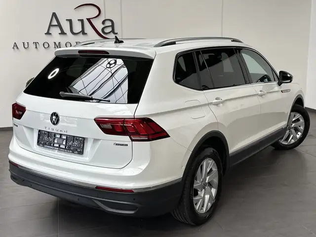 Volkswagen Tiguan Allspace view 5