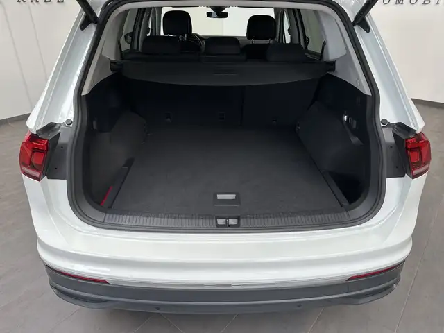 Volkswagen Tiguan Allspace view 6