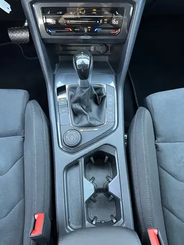 Volkswagen Tiguan Allspace view 17