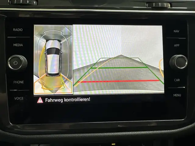Volkswagen Tiguan Allspace view 19
