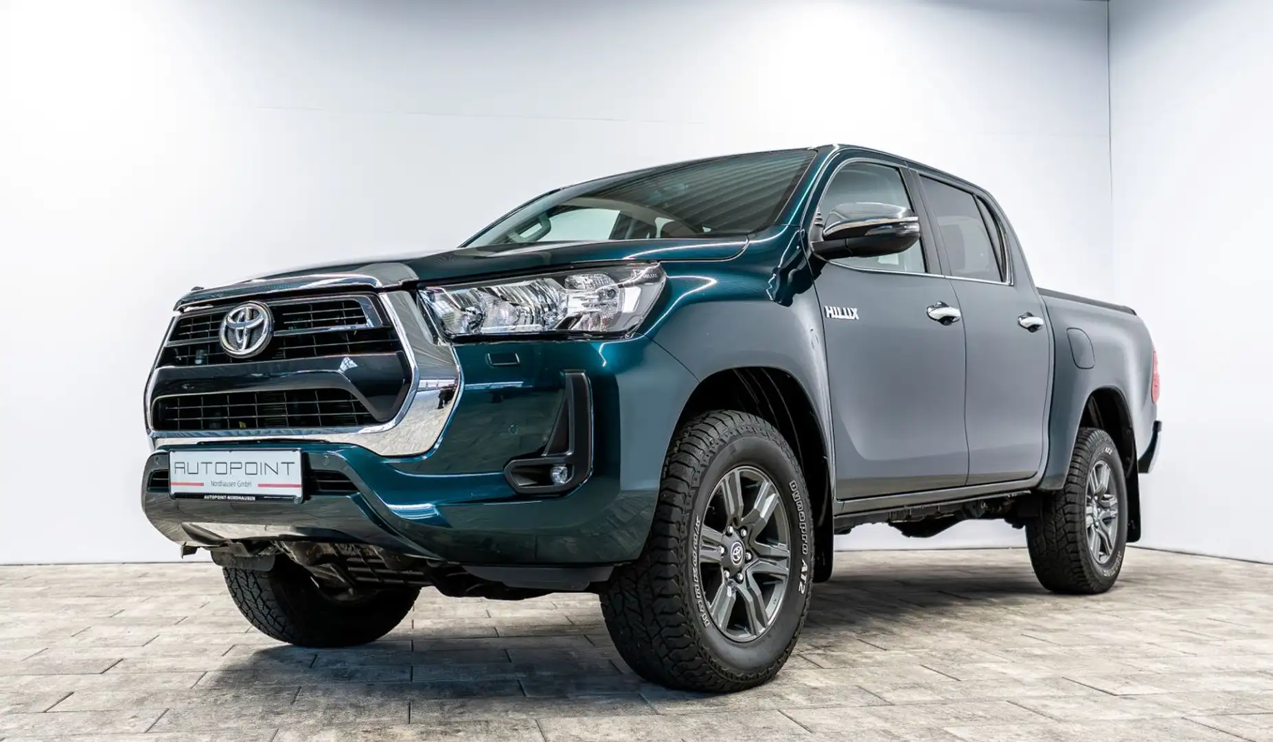 Toyota Hilux 2.8 D-4D 4x4 °RFK°SHZ°AHK°elektr. Rollo° Grün - 1