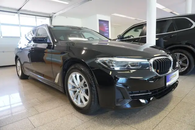 BMW 5 Series view 3