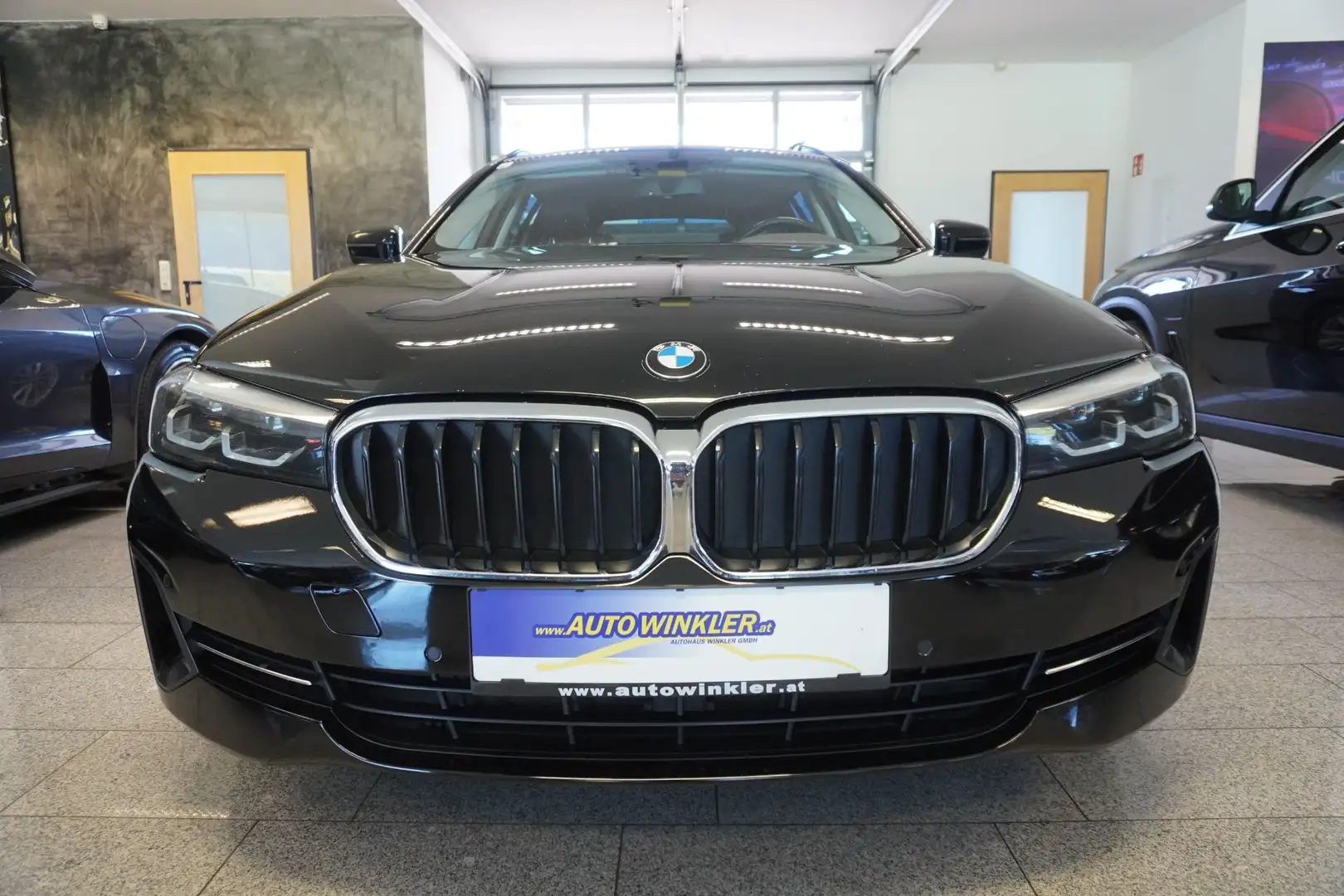 BMW 520 d Touring xDrive Virtual/Leder/Navi/Keyless Schwarz - 2