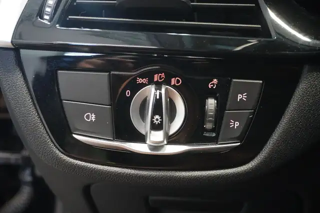 BMW 5 Series view 14