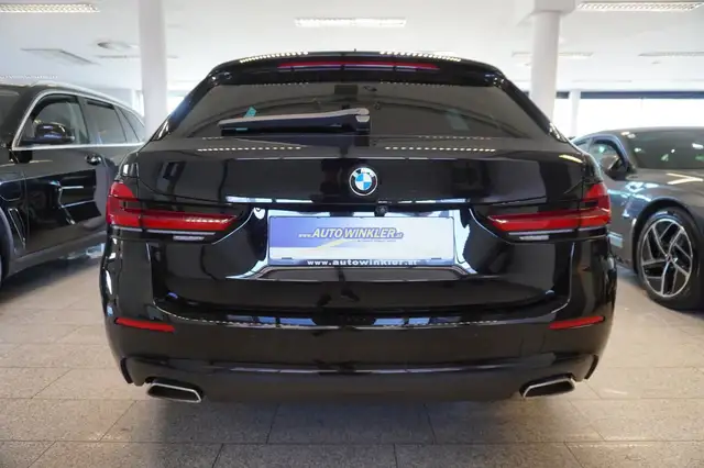BMW 5 Series view 6