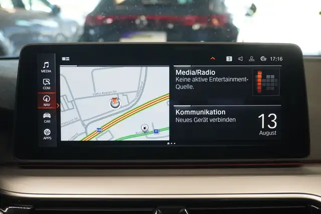 BMW 5 Series view 15