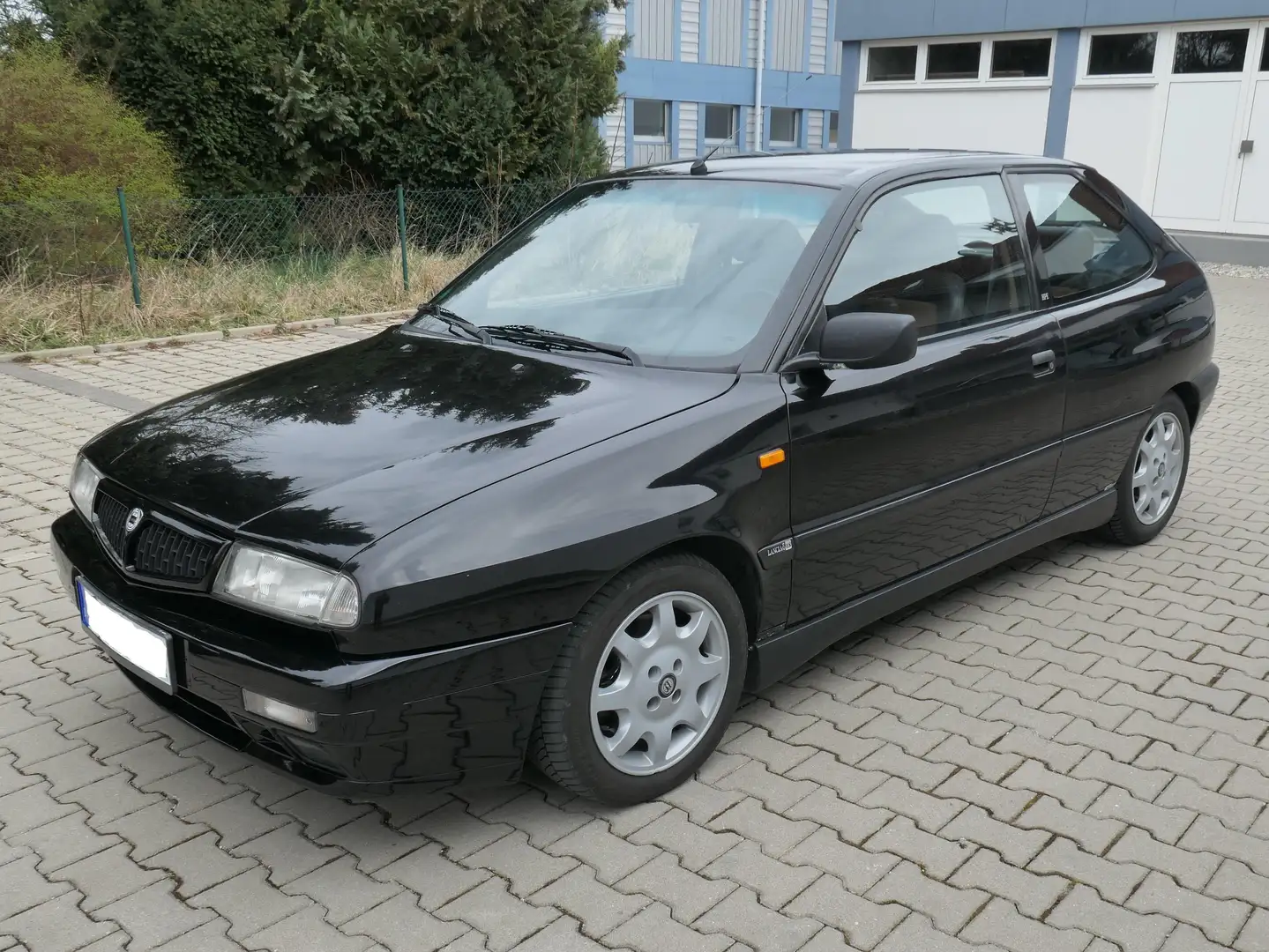 Lancia Delta Delta HPE 1.8 Schwarz - 1