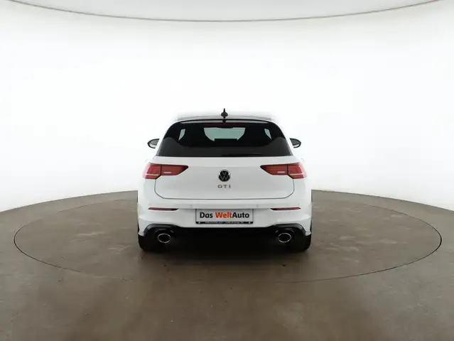 Volkswagen Golf view 6