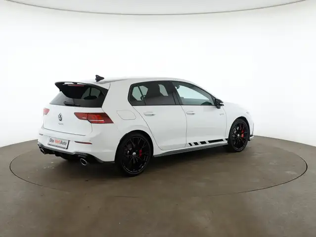 Volkswagen Golf view 4